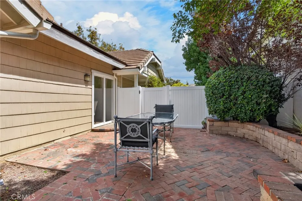 26049 Coronado Court Valencia, CA 91355