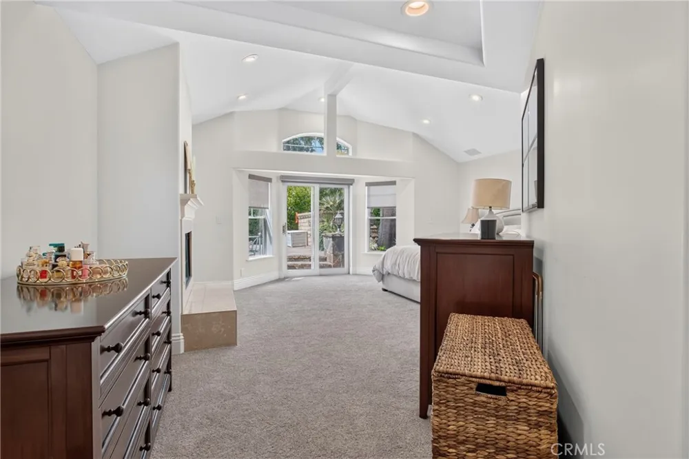 26049 Coronado Court Valencia, CA 91355