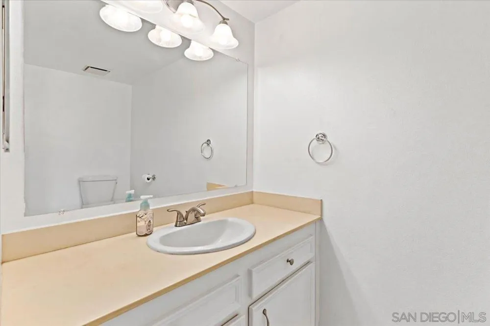140 E El Norte Pkwy #3 Escondido, CA 92026