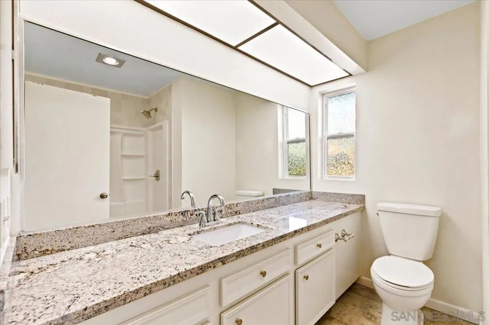 140 E El Norte Pkwy #3 Escondido, CA 92026