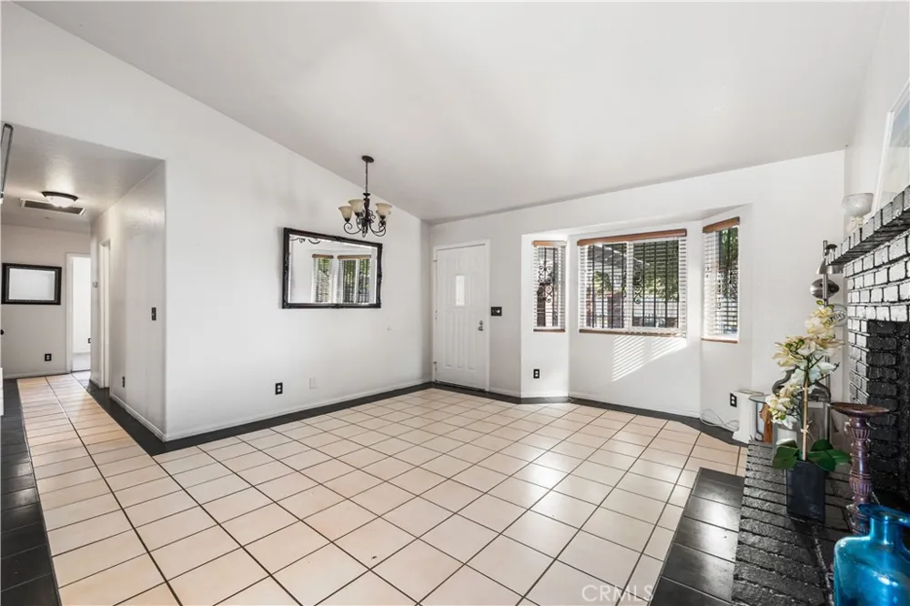 5241 E Avenue R12 Palmdale, CA 93552