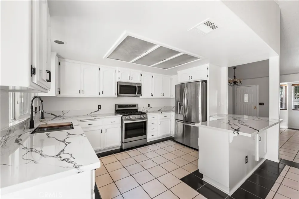 5241 E Avenue R12 Palmdale, CA 93552