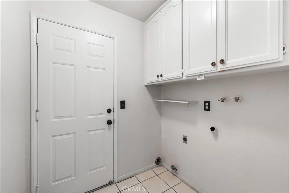 5241 E Avenue R12 Palmdale, CA 93552
