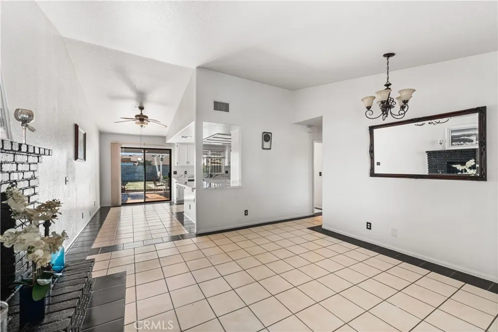 5241 E Avenue R12 Palmdale, CA 93552