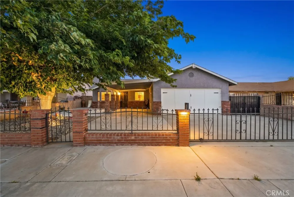 5241 E Avenue R12 Palmdale, CA 93552