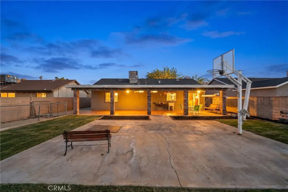 5241 E Avenue R12 Palmdale, CA 93552