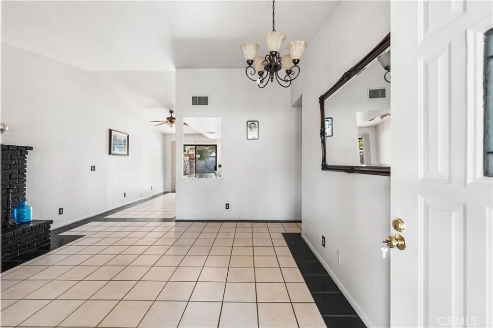 5241 E Avenue R12 Palmdale, CA 93552