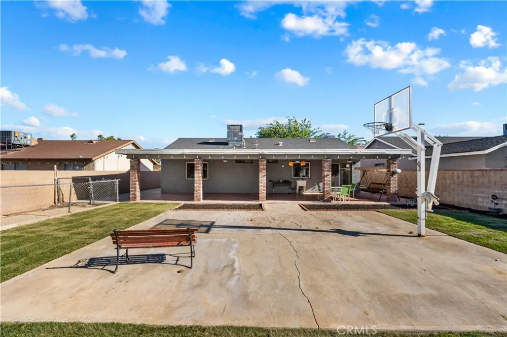 5241 E Avenue R12 Palmdale, CA 93552