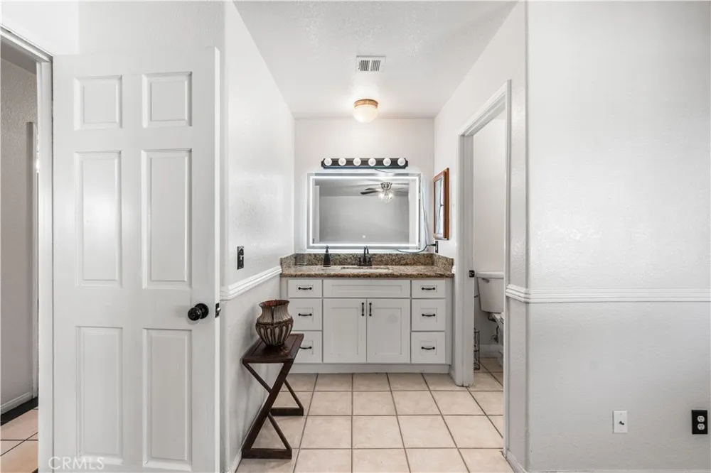5241 E Avenue R12 Palmdale, CA 93552