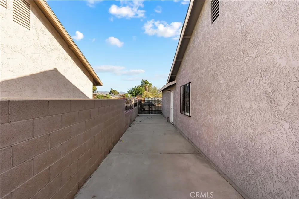 5241 E Avenue R12 Palmdale, CA 93552