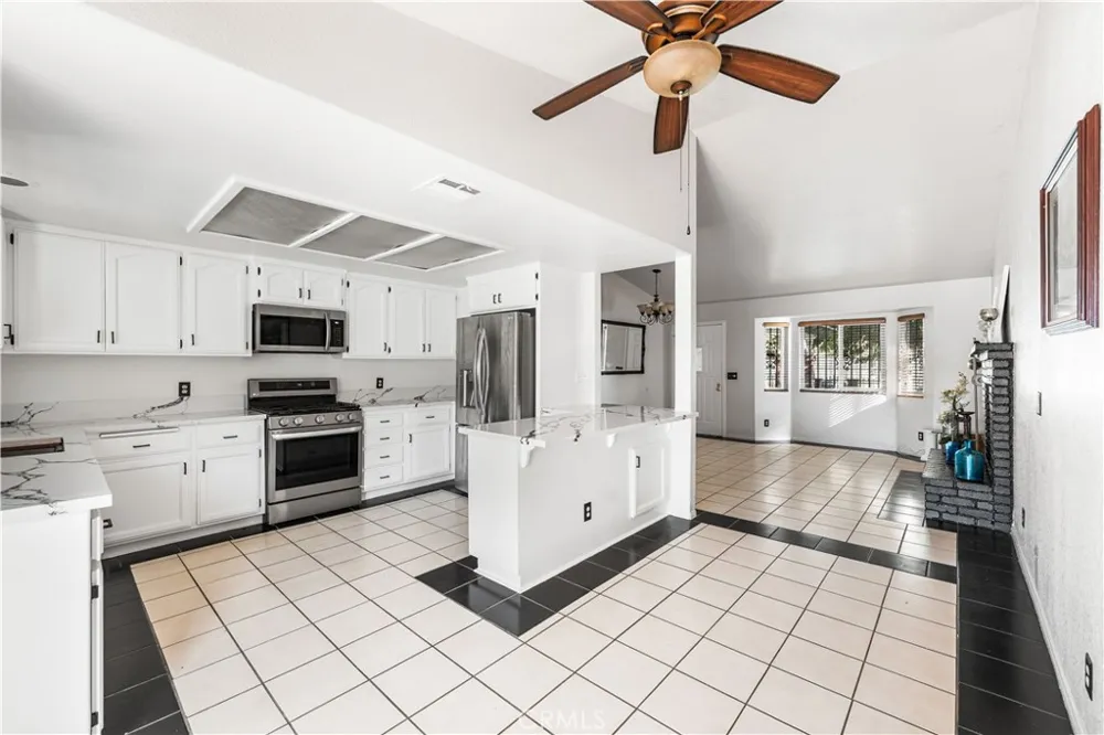 5241 E Avenue R12 Palmdale, CA 93552