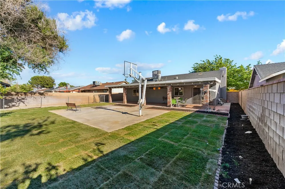 5241 E Avenue R12 Palmdale, CA 93552
