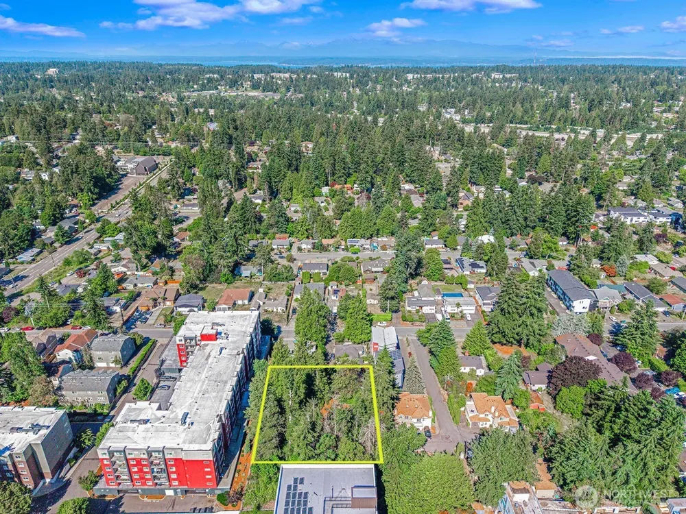 17552 12th Avenue NE Shoreline, WA 98155