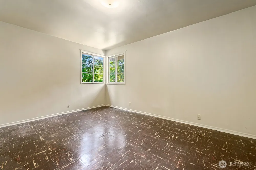 17552 12th Avenue NE Shoreline, WA 98155