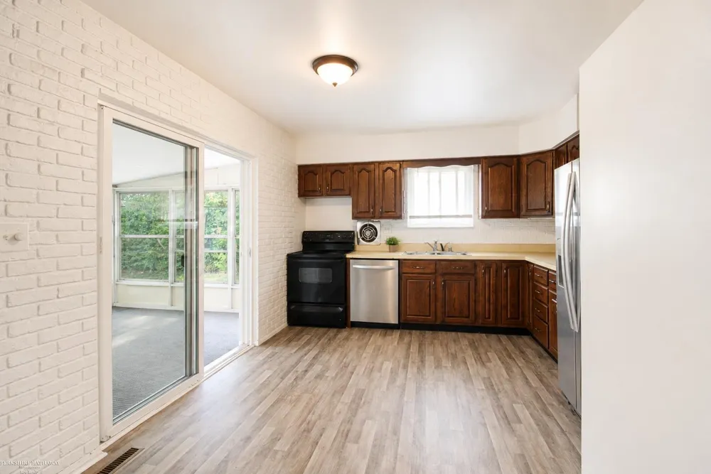 2131 Koper Drive Sterling Heights City, MI 48310