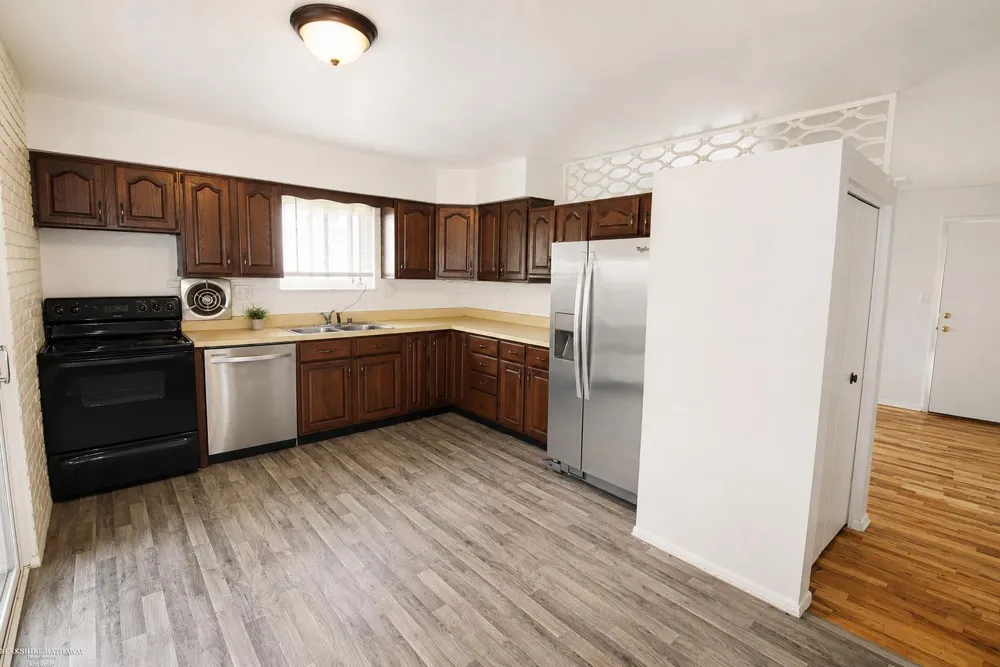 2131 Koper Drive Sterling Heights City, MI 48310