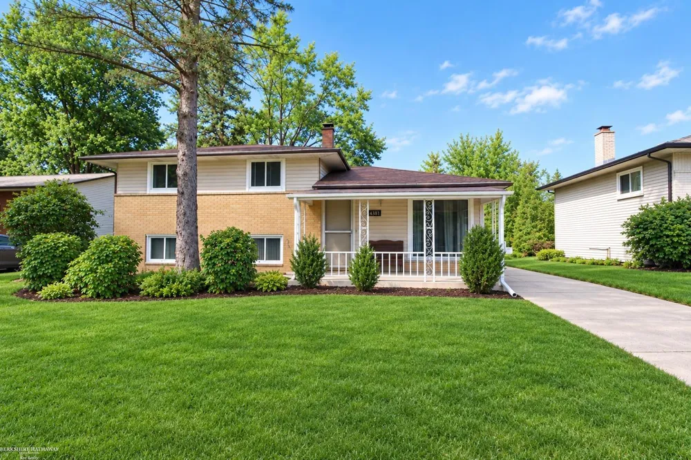 2131 Koper Drive Sterling Heights City, MI 48310