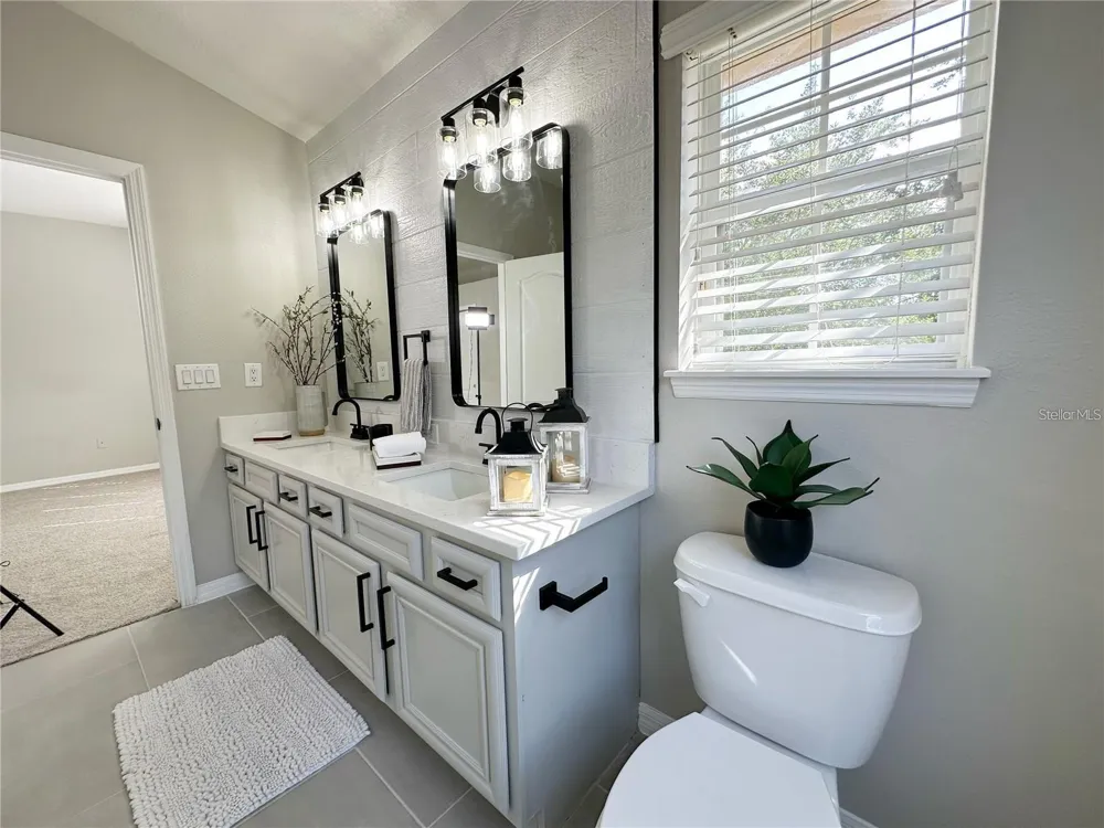10341 LAKE DISTRICT LANE #55B Orlando, FL 32832