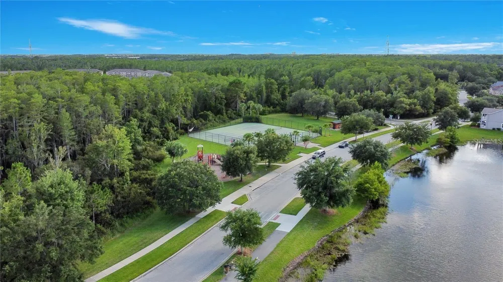 10341 LAKE DISTRICT LANE #55B Orlando, FL 32832