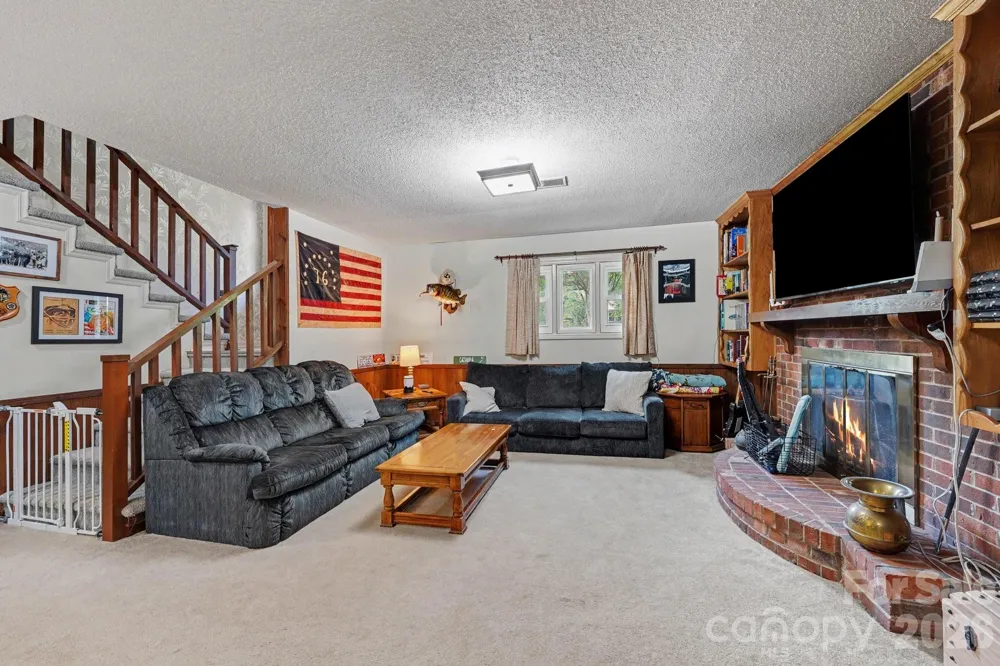 361 River Road Advance, NC 27006