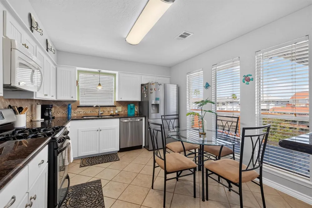 615 Warsaw Street Bayou Vista, TX 77563