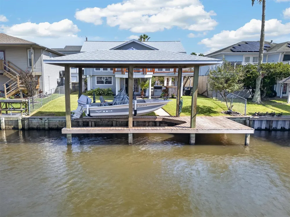 615 Warsaw Street Bayou Vista, TX 77563