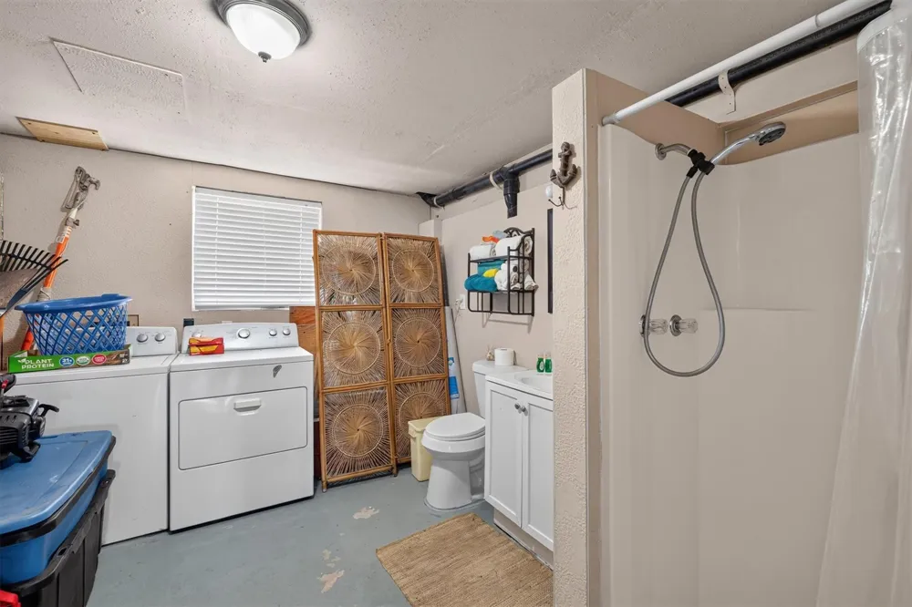 615 Warsaw Street Bayou Vista, TX 77563