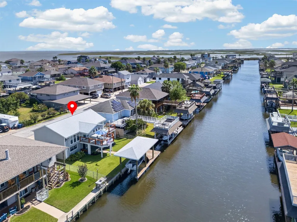 615 Warsaw Street Bayou Vista, TX 77563