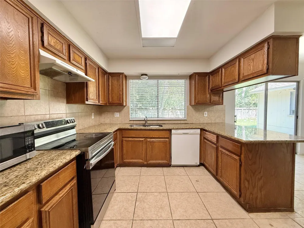 16 Rock Pine Court The Woodlands, TX 77381