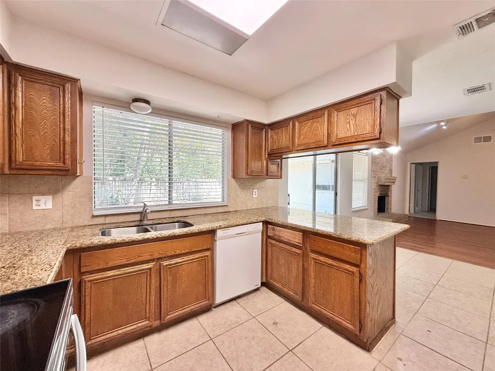 16 Rock Pine Court The Woodlands, TX 77381