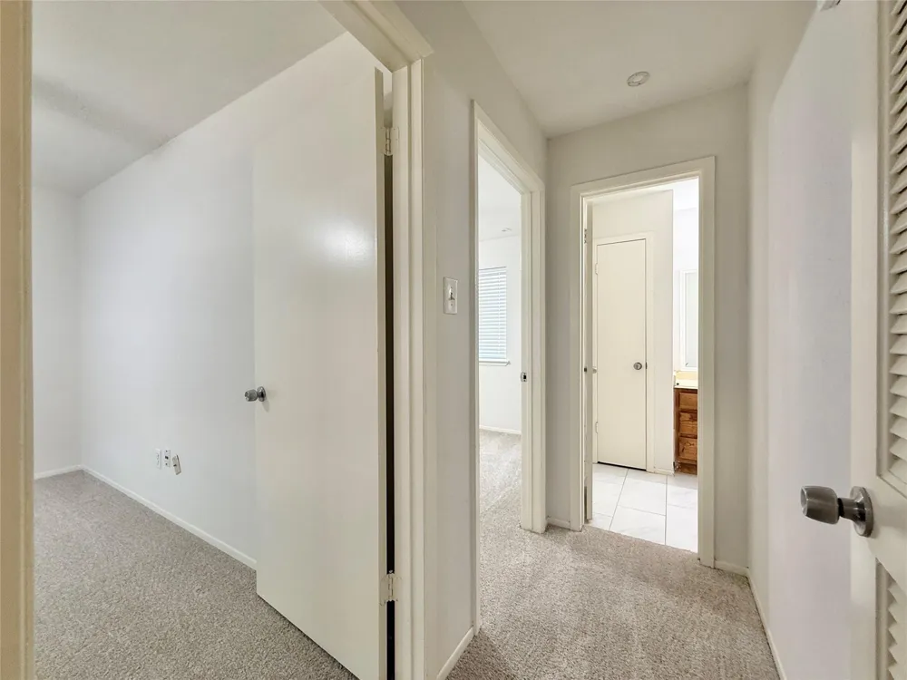 16 Rock Pine Court The Woodlands, TX 77381