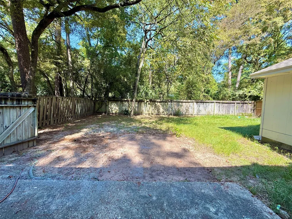 16 Rock Pine Court The Woodlands, TX 77381