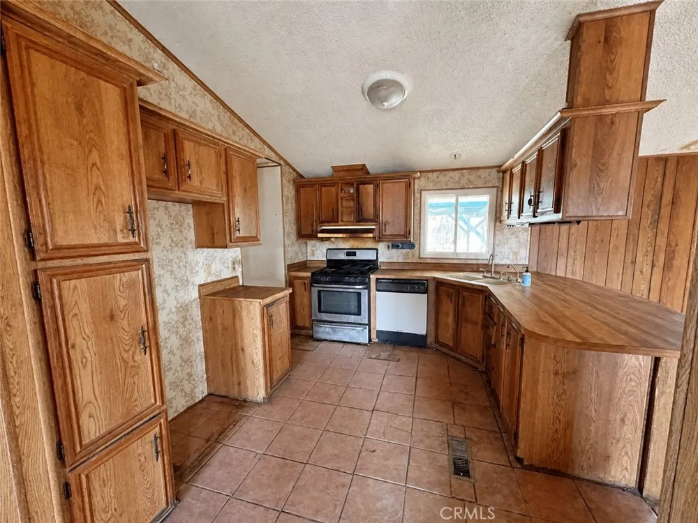 18440 Carroll Perris, CA 92570