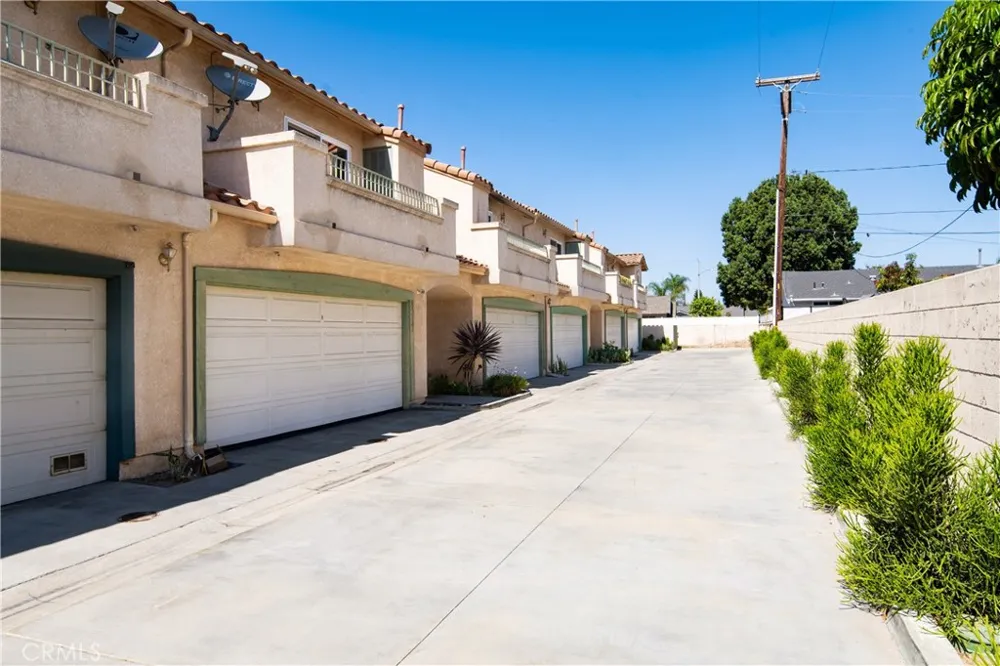 8317 Alameda Street Downey, CA 90242
