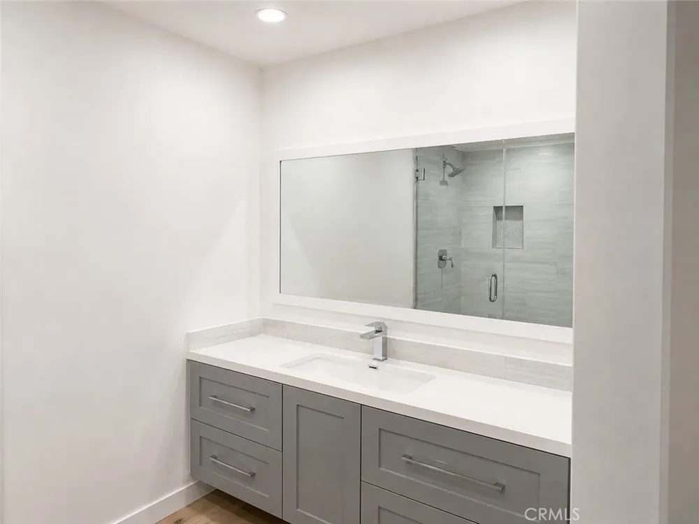 6600 Shoup Avenue West Hills, CA 91307