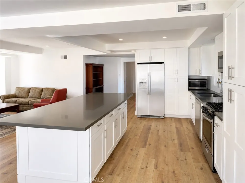 6600 Shoup Avenue West Hills, CA 91307