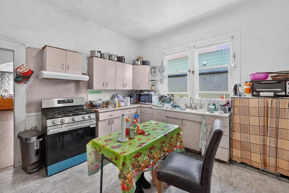 156 Elm Street Watsonville, CA 95076