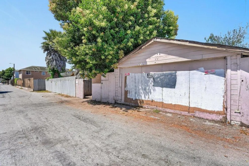 156 Elm Street Watsonville, CA 95076