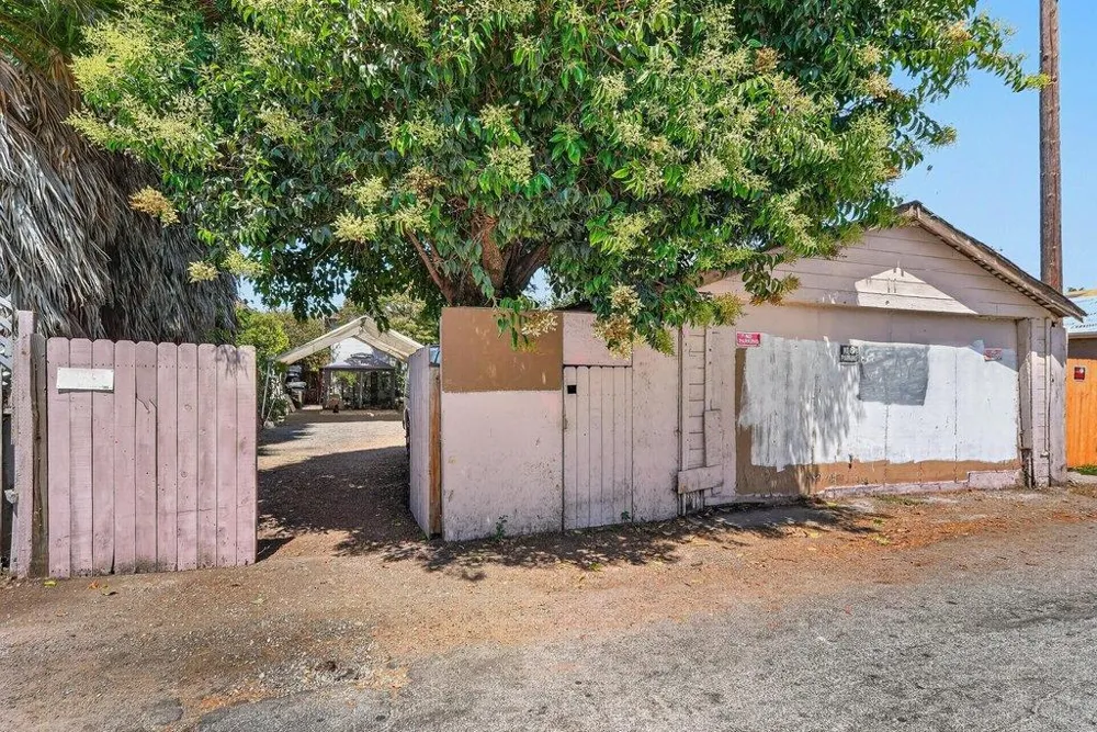 156 Elm Street Watsonville, CA 95076