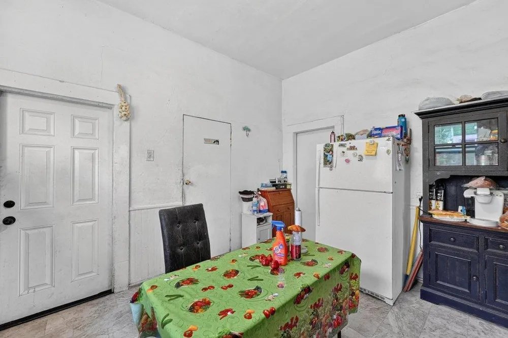 156 Elm Street Watsonville, CA 95076