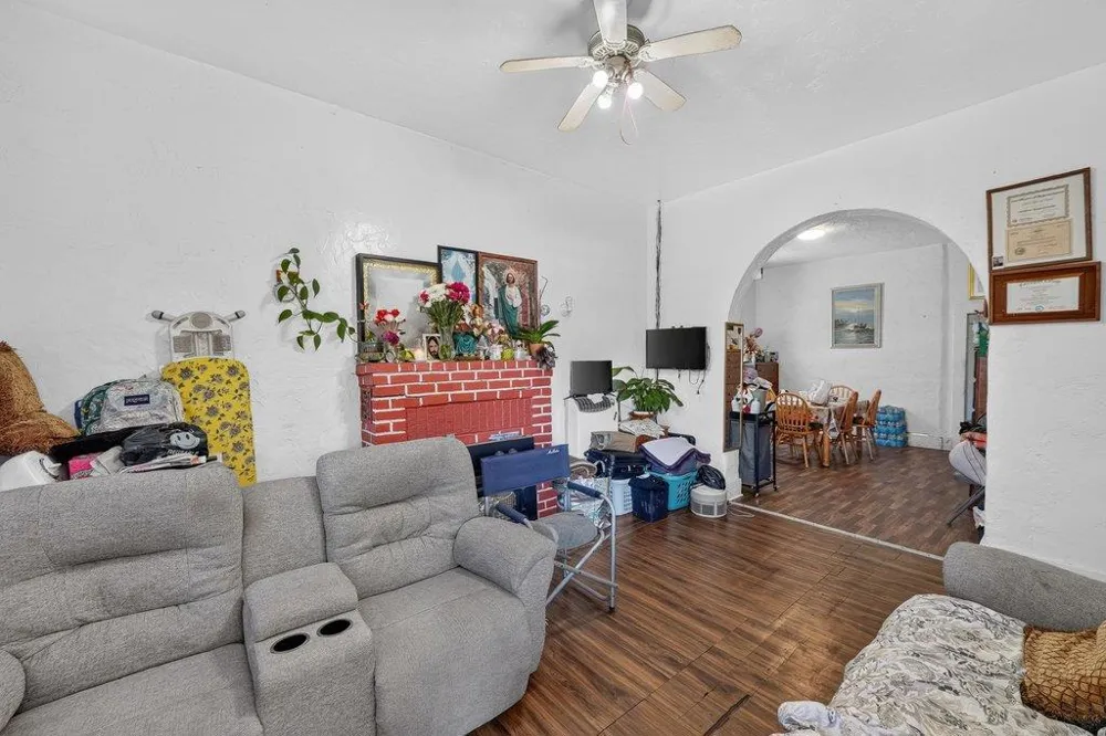 156 Elm Street Watsonville, CA 95076