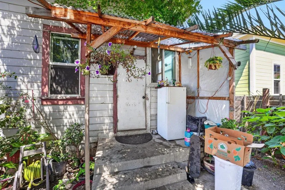 156 Elm Street Watsonville, CA 95076