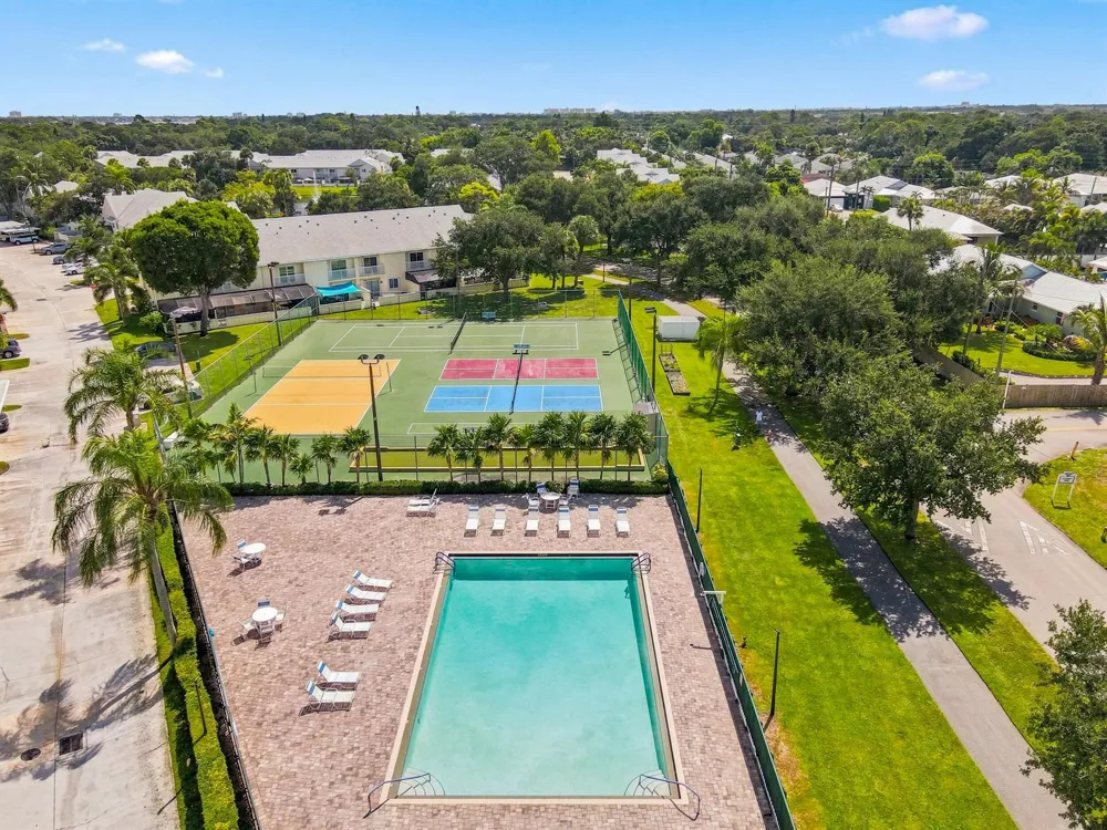 6174 RIVERWALK LANE #5 Jupiter, FL 33458