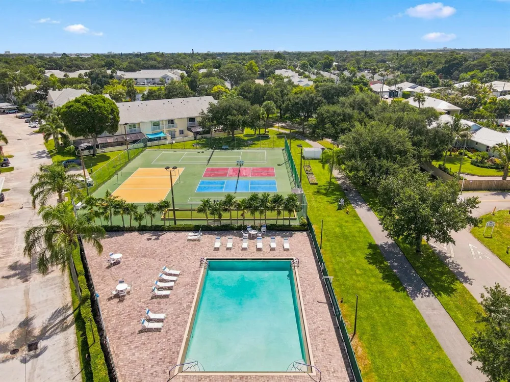 6174 RIVERWALK LANE #5 Jupiter, FL 33458