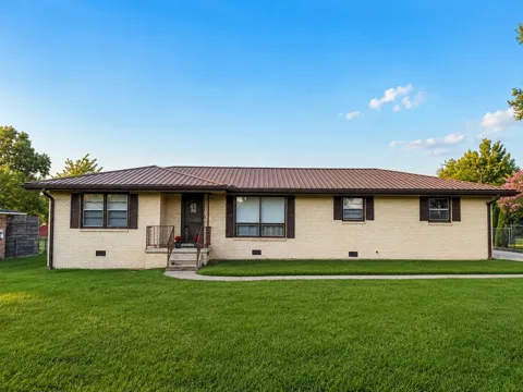 107 Lee Ln