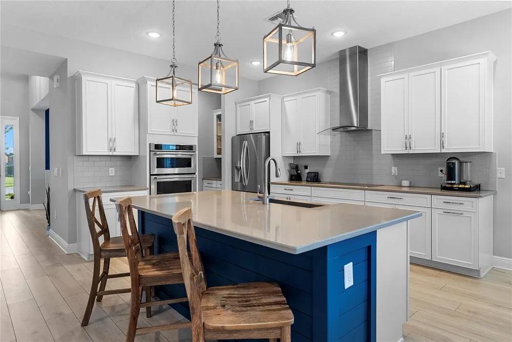 1117 WADING WATERS CIRCLE Winter Park, FL 32792