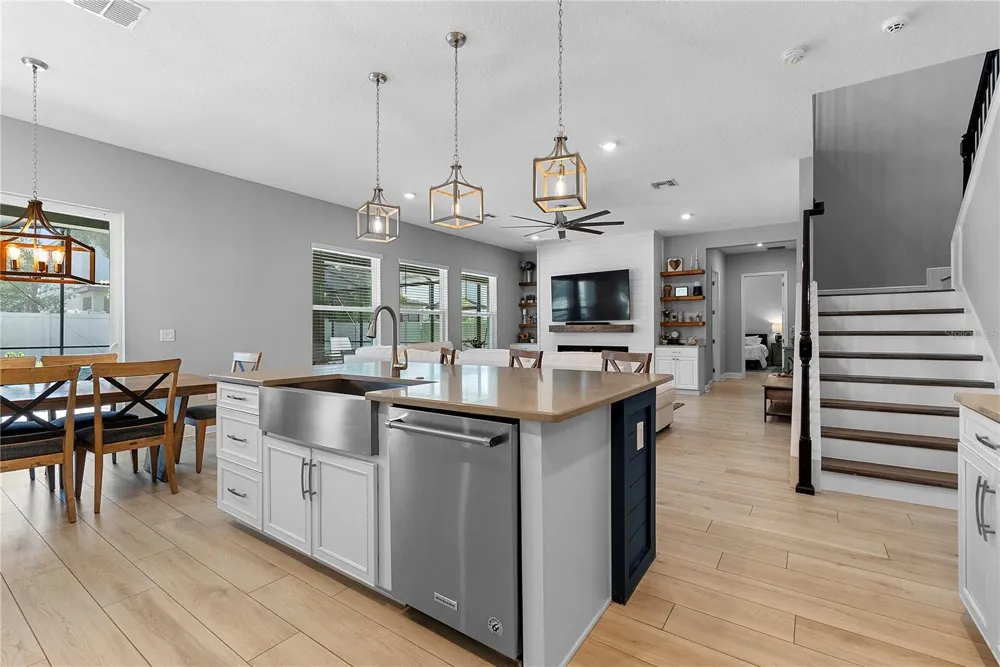 1117 WADING WATERS CIRCLE Winter Park, FL 32792