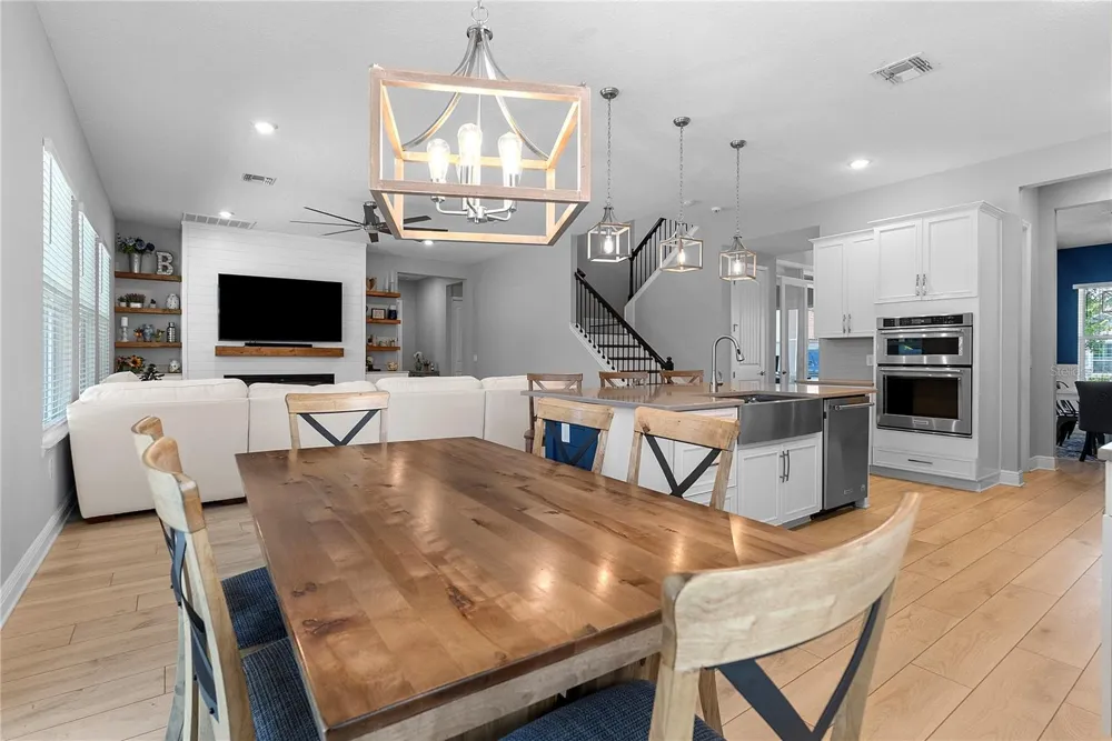 1117 WADING WATERS CIRCLE Winter Park, FL 32792