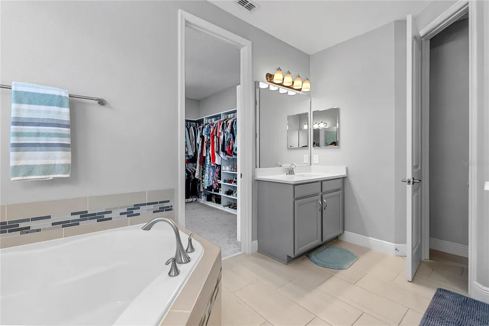 1117 WADING WATERS CIRCLE Winter Park, FL 32792