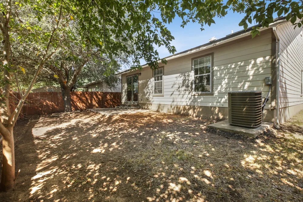 13312 Vizquel Loop Del Valle, TX 78617